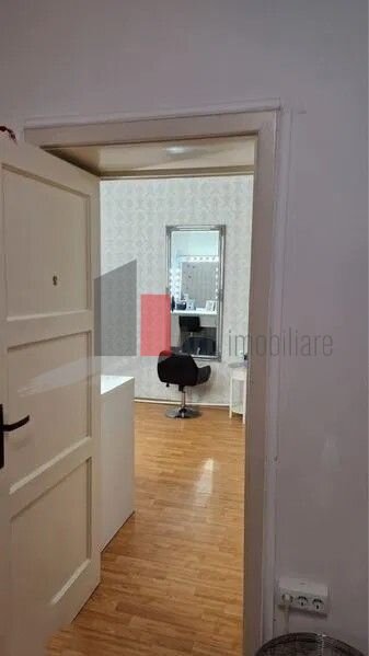 Primaverii, bloc cu regim mic de inaltime, locuit sau investitie